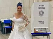 Vídeo: mulher sai do próprio casamento e vota ainda vestida de noiva