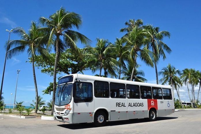 Ônibus da Real Alagoas é assaltado no bairro da Forene