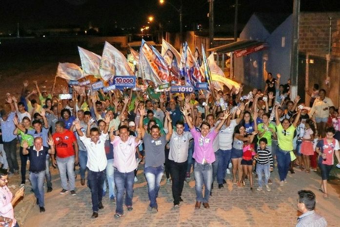 Severino e Randerson comandam caminhada no Bairro Planalto