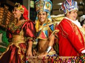 Escolas de samba movimentam o sábado de carnaval na orla de Maceió