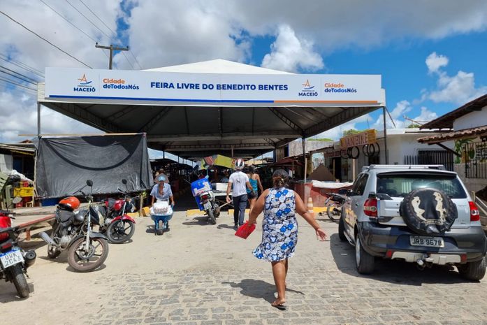 Feirantes do Benedito Bentes fazem cadastro para receber auxílio financeiro