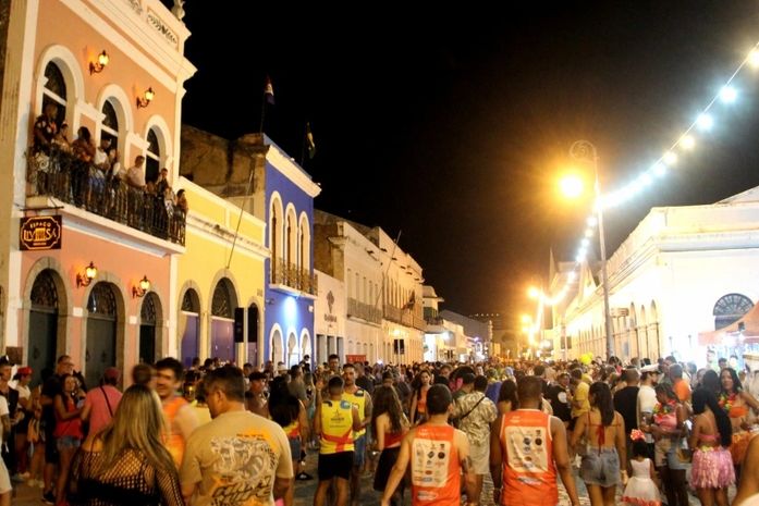 Jaraguá Folia reúne famílias e resgata a história do Carnaval em Maceió