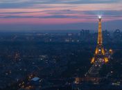Turista brasileira é estuprada nos jardins da Torre Eiffel