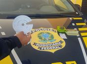 PRF detém motorista por porte de drogas para consumo