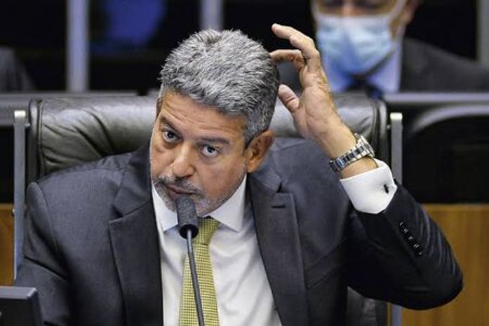 Arthur Lira, o leão desdentado