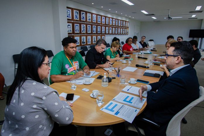 Governo de Alagoas apresenta ao Sinteal propostas de valorização dos servidores da educação e garante reajuste de 5,79%