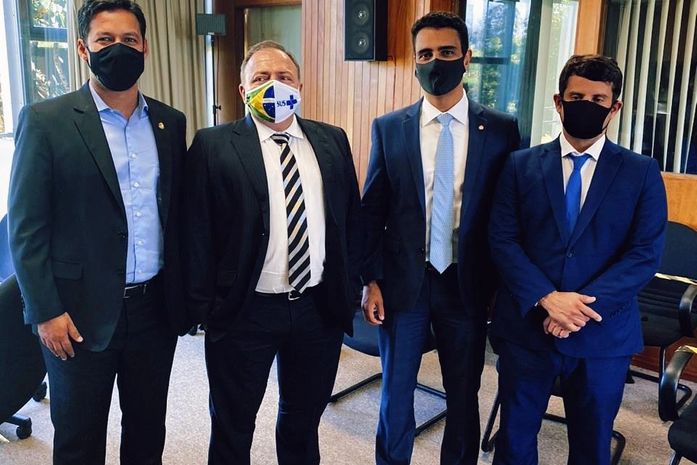 Em Brasília, JHC discute com ministro da saúde Plano de Vacinação em Maceió