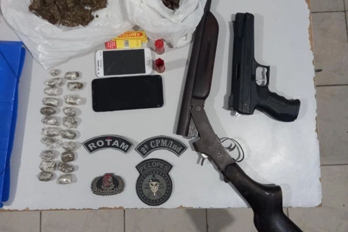 Arma e drogas são apreendidas com acusado de matar empresário de Joaquim Gomes