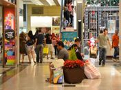 Apesar da crise, pesquisa revela que consumidores vão presentear neste Natal