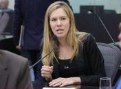 Violência contra a mulher: Projeto de Cibele Moura para multar agressores por acionamento de serviços públicos é aprovado na ALE