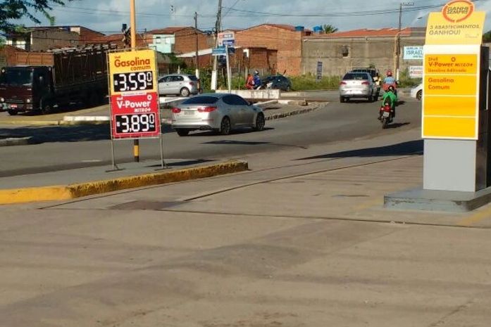 Após determinação de juiz do DF, preço da gasolina cai nos postos da capital