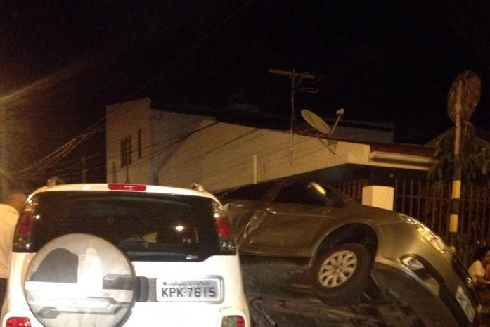 Colisão entre veículos é registrada na Jatiúca; condutoras tiveram ferimentos leves
