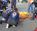 Mulher é atingida por moto ao tentar atravessar avenida na orla de Maceió