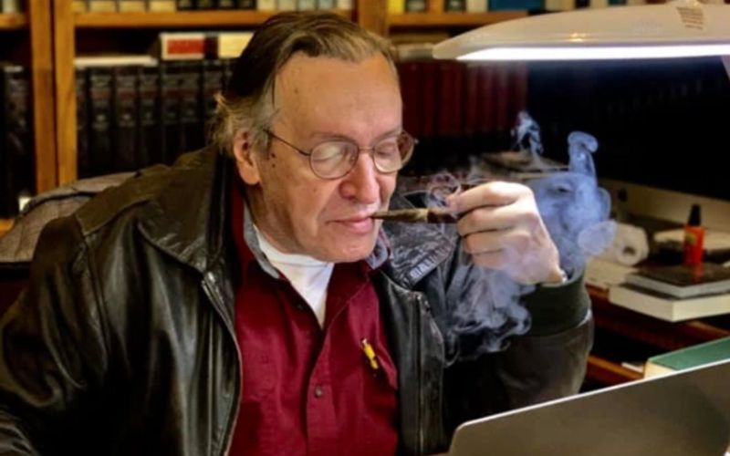 Olavo de Carvalho deixa vasta obra