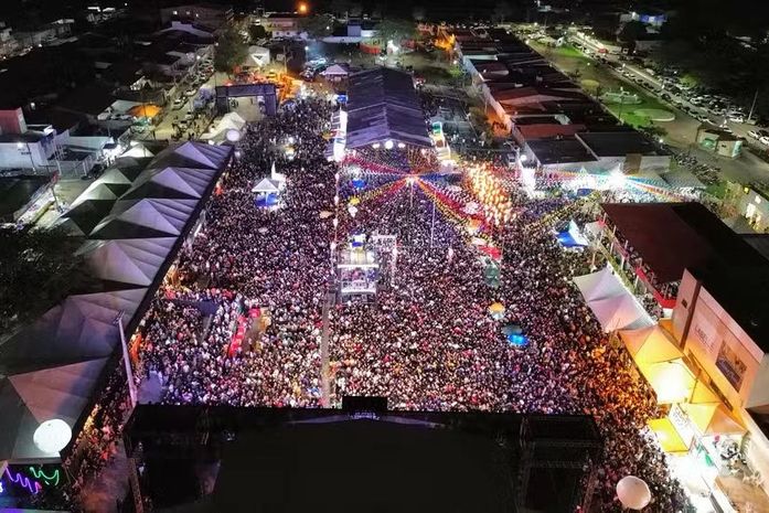 Prefeitos e prefeitas do Alto Sertão assinam carta aberta fixando limite de R$ 500 mil para cachês artísticos