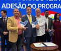 Prefeito Didi Lopes recebe prêmio de destaque em educação entregue pelo governador Paulo Dantas