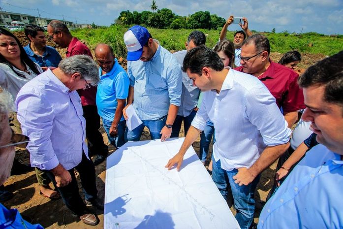 Prefeito lança programa para executar obras em 400 ruas