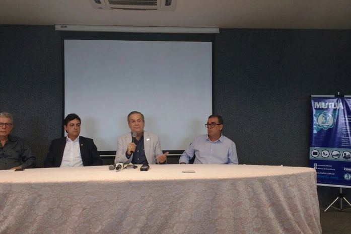 Instituições pedem participação de firmas brasileiras em licitação da Petrobrás