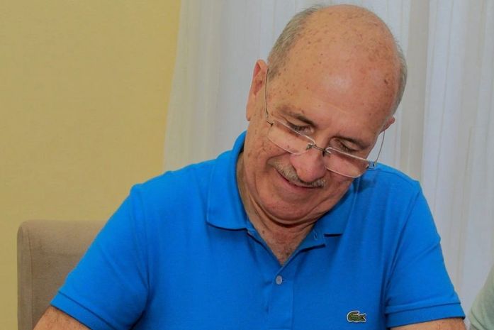 Prefeito Ronaldo Lopes sanciona lei de aumento salarial para todos servidores efetivos da Educação