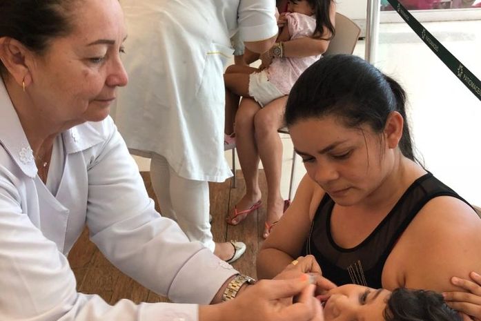 Pais e responsáveis devem vacinar crianças de um a quatro anos