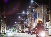 Ruas do Comércio e General Hermes recebem iluminação em LED