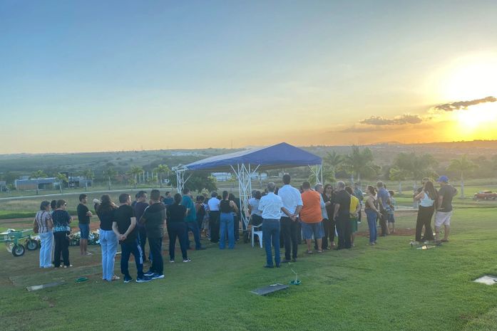 Escritor Claudio Olímpio é sepultado no final da tarde desta quarta (19) no Cemitério Pré Vida em Arapiraca