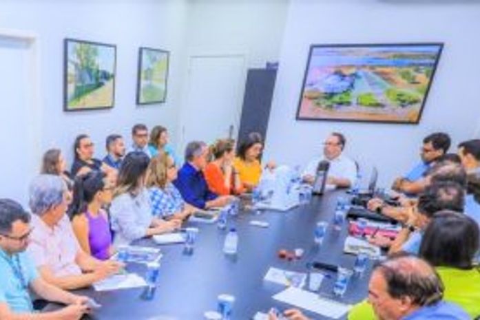 Em reunião com secretários, prefeito Luciano anuncia mais obras em Arapiraca