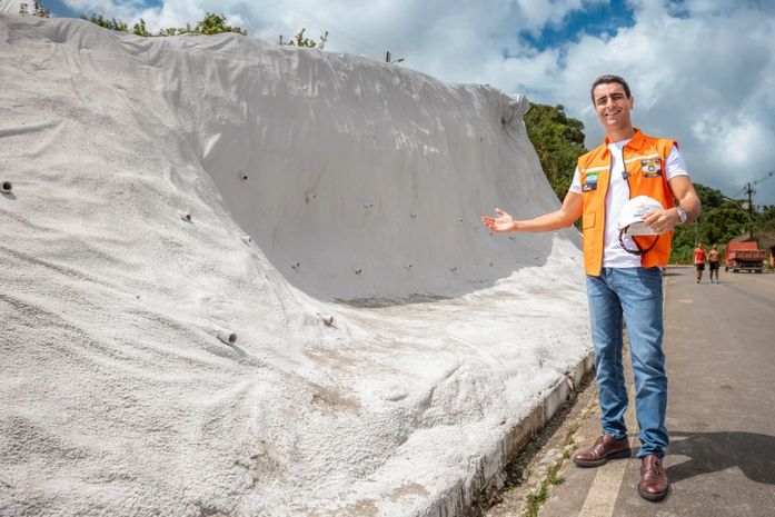JHC atende demanda histórica e entrega proteção da encosta de Fernão Velho
