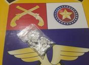 Segurança de bar é flagrado comercializando pedrinhas de cocaína no estabelecimento 