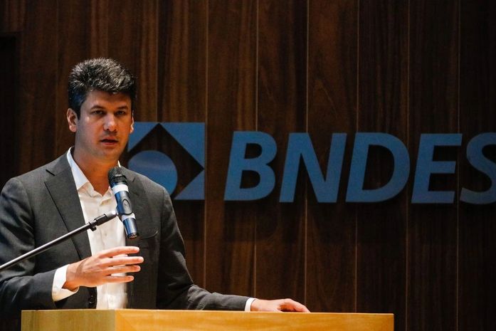 Presidente do BNDES testa positivo para covid-19