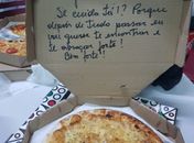 Servidores do HGE recebem pizzas com mensagens de apoio e agradecimento