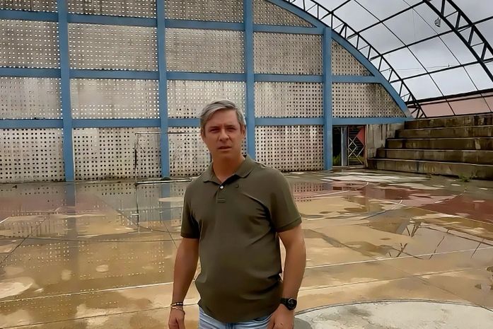 Cabo Bebeto denuncia abandono de ginásio esportivo em Craíbas e critica inércia do governo: "É a prova da falta de compromisso com o cidadão"