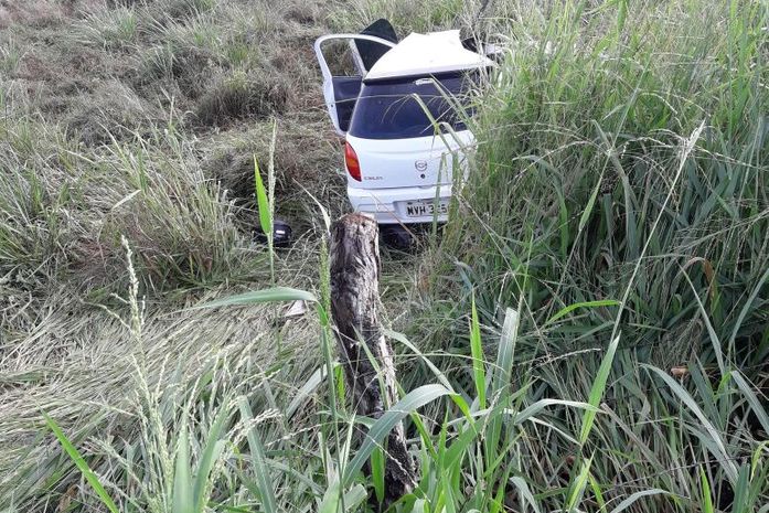 Colisão entre carro e moto deixa três mortos na AL-110; Veja vídeo