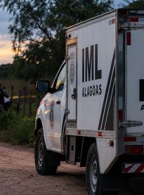 Jovem de 21 anos é morto a facadas e pedradas, após suposta discussão em bar
