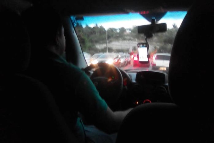 Esse é meu primeiro dia das mães- disse o cabra com um sorriso do tamanho do mundo.