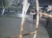 Vídeo: Câmera flagra momento do acidente entre moto e van que matou motociclista na Av. Gustavo Paiva