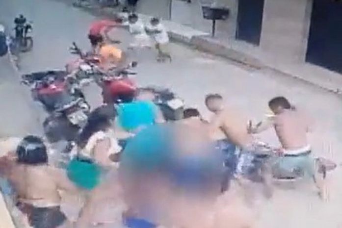 Envolvidos em linchamento de homem após tentativa de assalto podem responder por homicídio