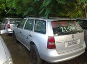 Veículos estão abandonados desde o ano passado, no Jardim Petrópolis II