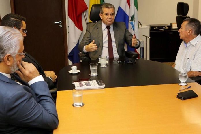 Prefeito de Atalaia se reúne com Presidente do Tribunal de Justiça
