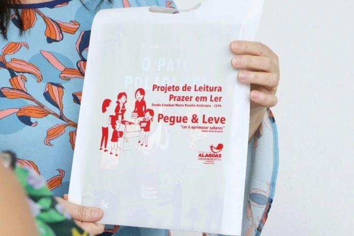 Escola da rede estadual cria rodízio de livros para incentivar leitura entre as crianças