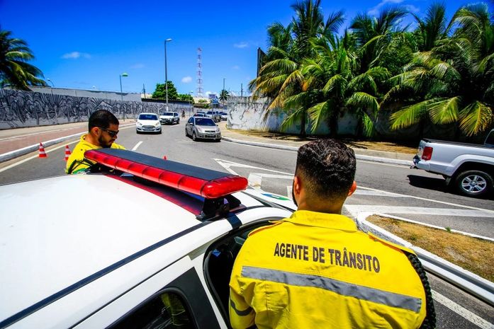 Trânsito na Av. Dr. Antônio Gouveia passará a ser mão única em direção ao Litoral Sul a partir do dia 16/12.