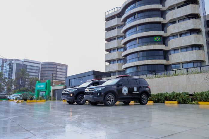 Gaesf cumpre mandados de busca e apreensão contra acusados de movimentar R$ 44 milhões por meio de fraudes; vídeos