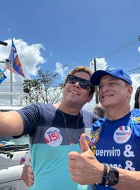 Galba Novaes participa de caravana com Renan Filho e recebe apoio da população na parte alta de Maceió