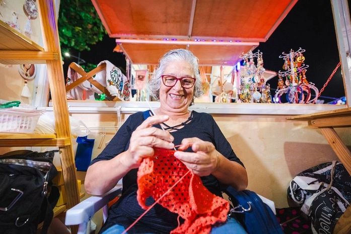 Prefeitura promove feira de peças em crochê produzidas por artesãs de Maceió