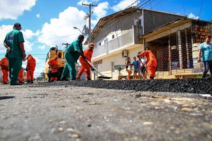 Obras de pavimentação no Clima Bom
