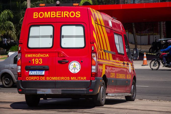 Adolescente fica desorientado após colisão entre motos em Poço das Trincheiras