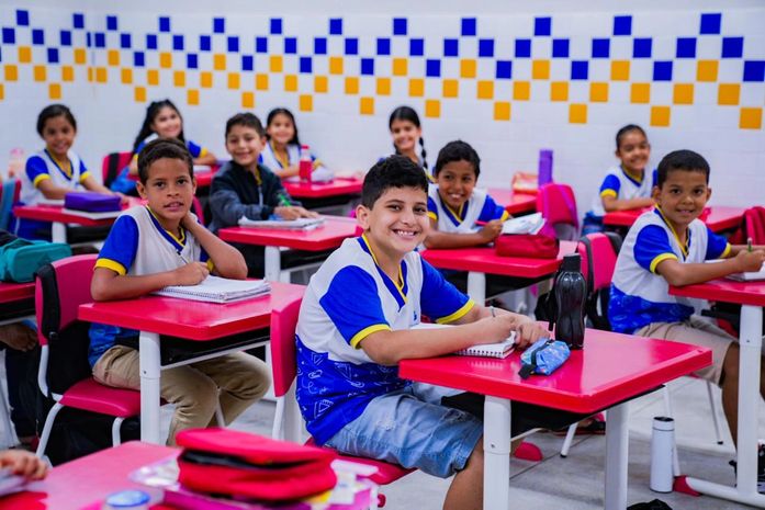 Prefeito Luciano Barbosa entrega a Escola João Lúcio da Silva totalmente reformada à comunidade
