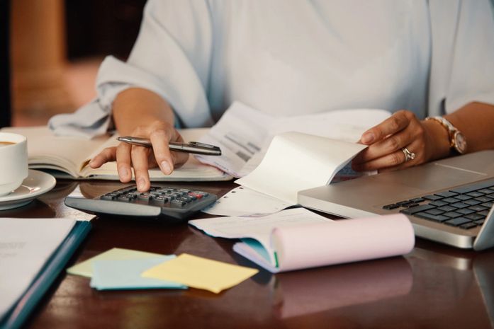 Especialista dá dicas para controlar as finanças e diminuir as dívidas