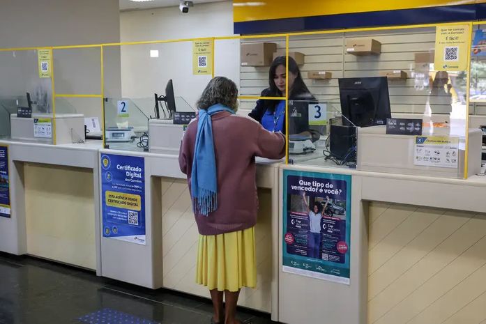 Mais de 488 mil aposentados foram aos Correios contestar descontos