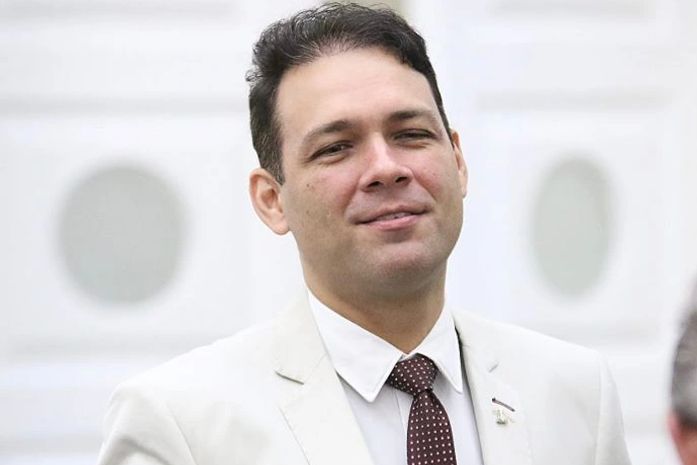 Aprovado PL de Dudu Ronalsa que acrescenta o nome do ex-prefeito Kaika ao Hospital Regional do Norte